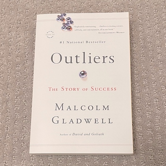 NWOT book. Outliers: The Story of Success by Malcolm Gladwell. - Picture 1 of 2
